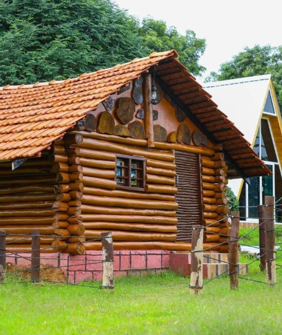 Hotel Dejavoo Gādigarpālya Exteriér fotografie